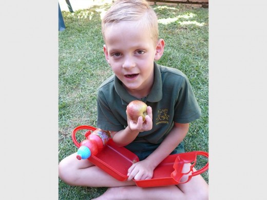 Zandré Pretorius is ready for Grade 1 with his healthy lunch box. Photo: Alanicka Lotriet.
